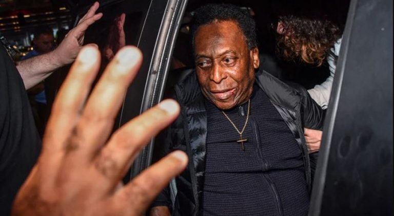 प्रख्यात फुटबल खेलाडी पेलेको निधन