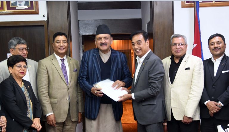 करको दायरा बढाउन नागरिकतासंगै प्यानकार्ड दिन चेम्बरको प्रस्ताव, अर्थमन्त्रीलाई १७ बुँदे सुझाव