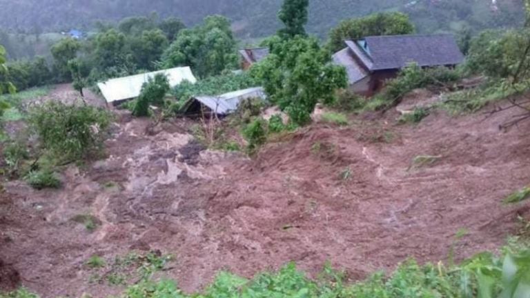 पहिरोमा पुरिएर भोजपुरमा एकको मृत्यु