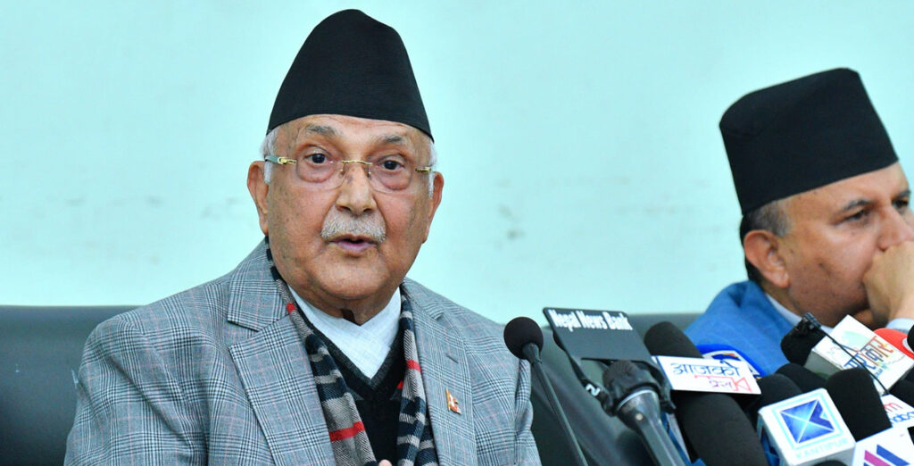 विपद्को पीडाले गर्दा यसपालीको दसैं टीका उल्लासपूर्ण हुन सकेको छैन, म पनि दुखी छु : प्रम ओली