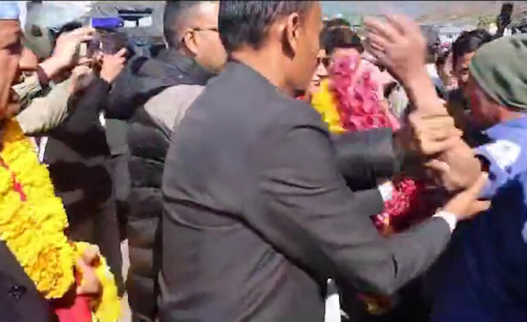 एमाले अध्यक्ष ओलीमाथि धनकुटामा हातपातको प्रयास, चौतारी अध्यक्ष भन्छन्: समाचार झुटो हो