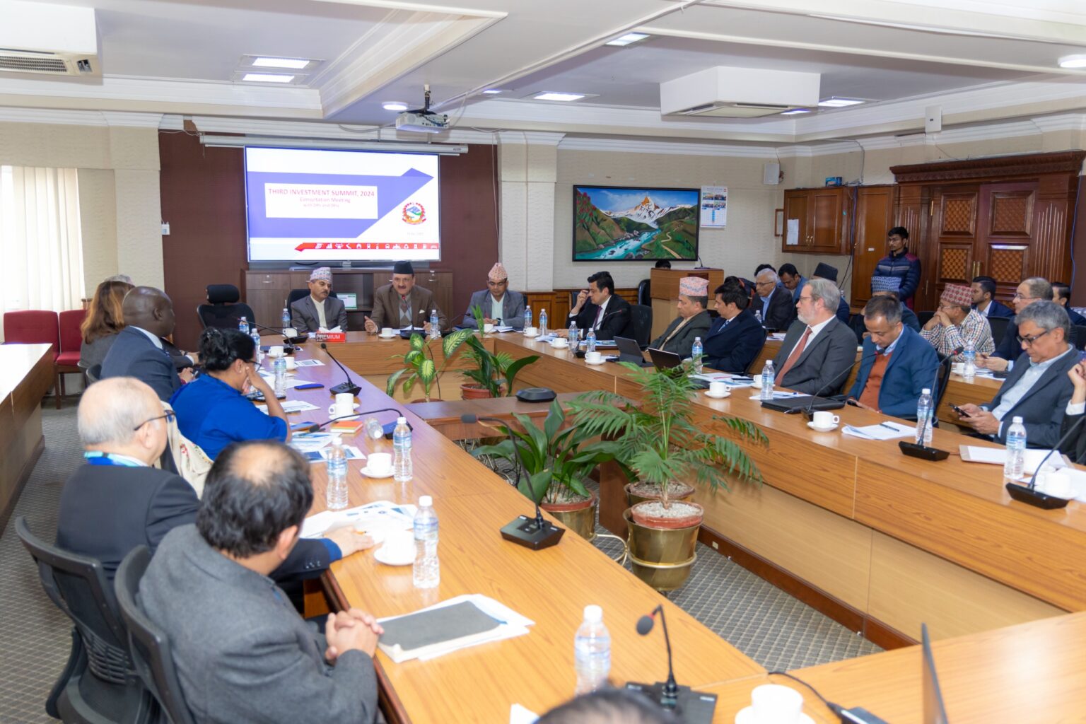 नेपालमै किन लगानी गर्ने भन्ने लगानीकर्ताले सोध्ने प्रश्नको जवाफ हामीसँग छः अर्थमन्त्री डा महत