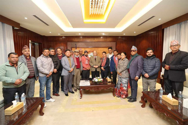 परिवर्तनकारी एकै ठाउँमा गोलबन्द हुने बेला आएको छ : प्रधानमन्त्री दाहाल