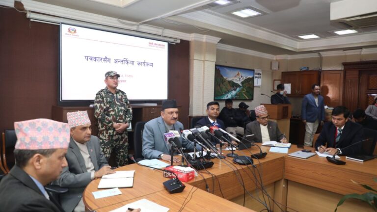 सरकारले चालु वर्षका लागि २ खर्बले घटायो बजेट