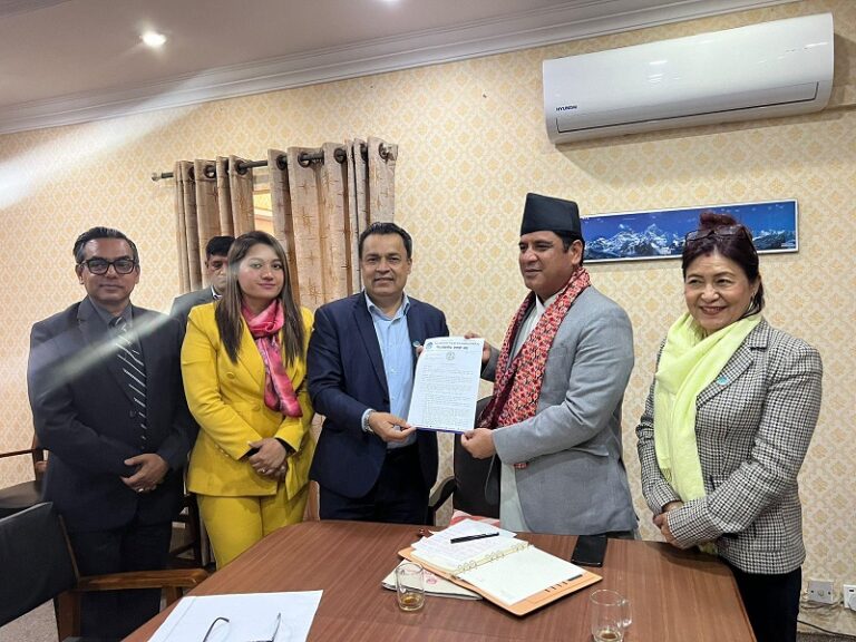एनआरएनको लगानी भित्र्याउन आवश्यक सबै नीति संशोधनका लागि सरकार तयार छ : मन्त्री भण्डारी
