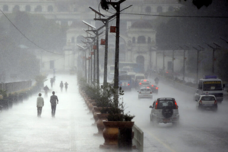 उपत्यकामा शुक्रबाररातिदेखि भारी वर्षा, ललितपुरको लागि चेतवानी नै जारी