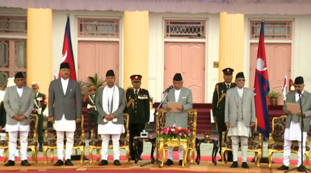 राष्ट्रपतिबाट ओलीले लिए प्रधानमन्त्री पदको सपथ