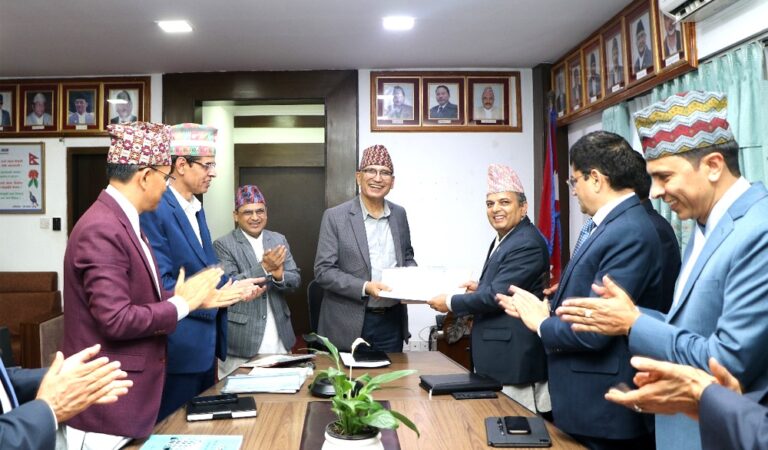 अर्थमन्त्री र सचिवहरूबीच कार्य सम्पादन सम्झौता