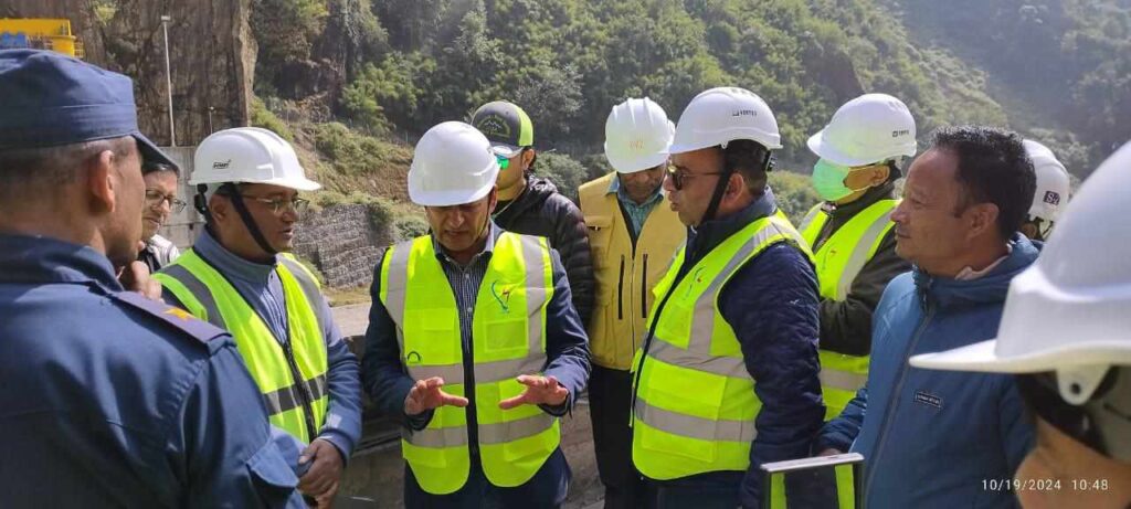 माथिल्लाे तामाकाेसी छिटाे सञ्चालनमा ल्याऊँ, मन्त्रालय आवश्यक सहयोग गर्न तयार छ : मन्त्री खड्का