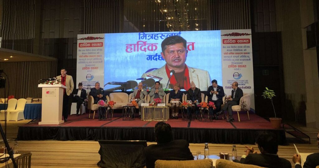 राष्ट्र बैंकका कार्यकारी निर्देशक भन्छन्- बैंकहरूको निष्क्रिय कर्जा अझै बढ्छ