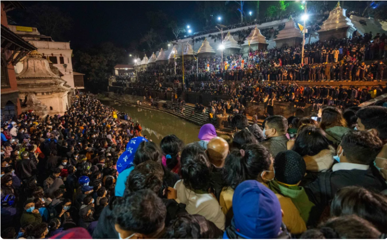 आज महाशिवरात्रि, पशुपतिनाथको दर्शन गर्न १५ हजार तिरे लाइन बस्नु नपर्ने !